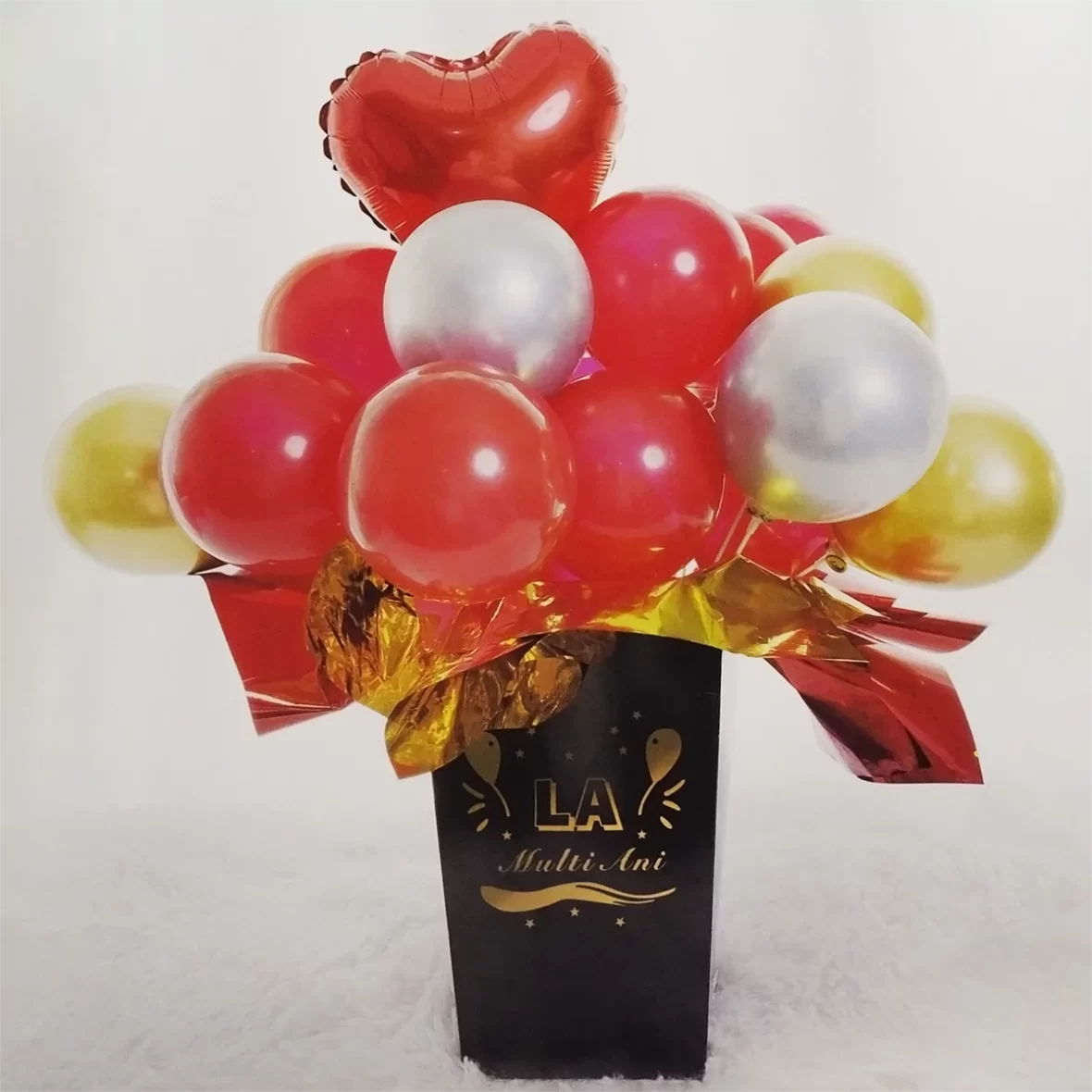 Set aranjament buchet 23 baloane rosii, argintii, aurii, in cutie cu mesaj La Multi Ani