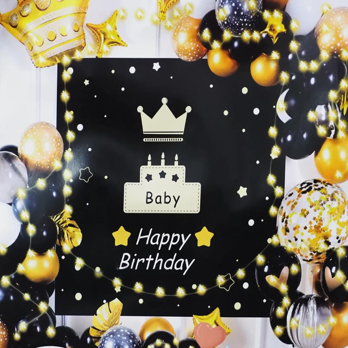 Set arcada baloane in culori negru-auriu, cu luminite si coronita