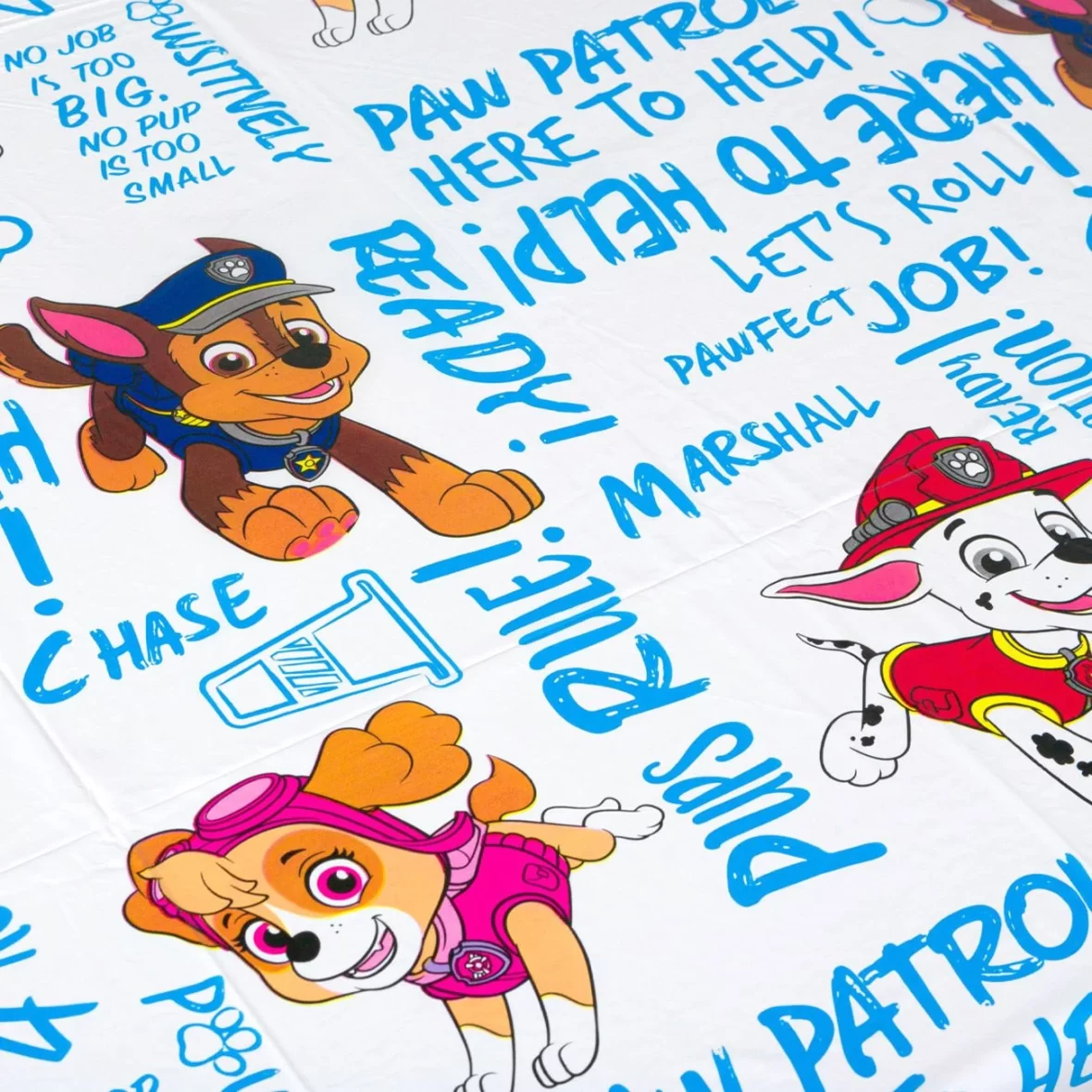 741-fata-de-masa-patrula-catelusilor-180-x-120-cm-1